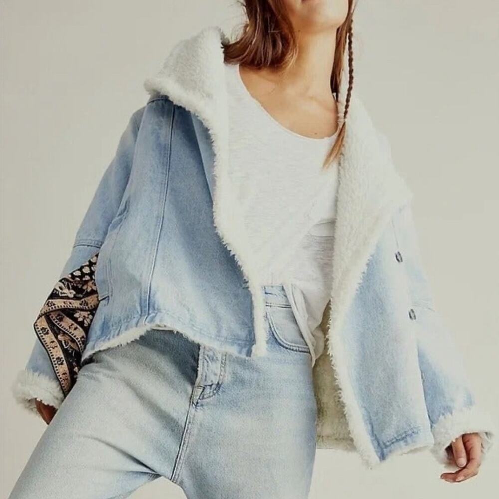 Free People Sherpa Fleeced Twisted Heart Cozy Denim Jacket size Medium